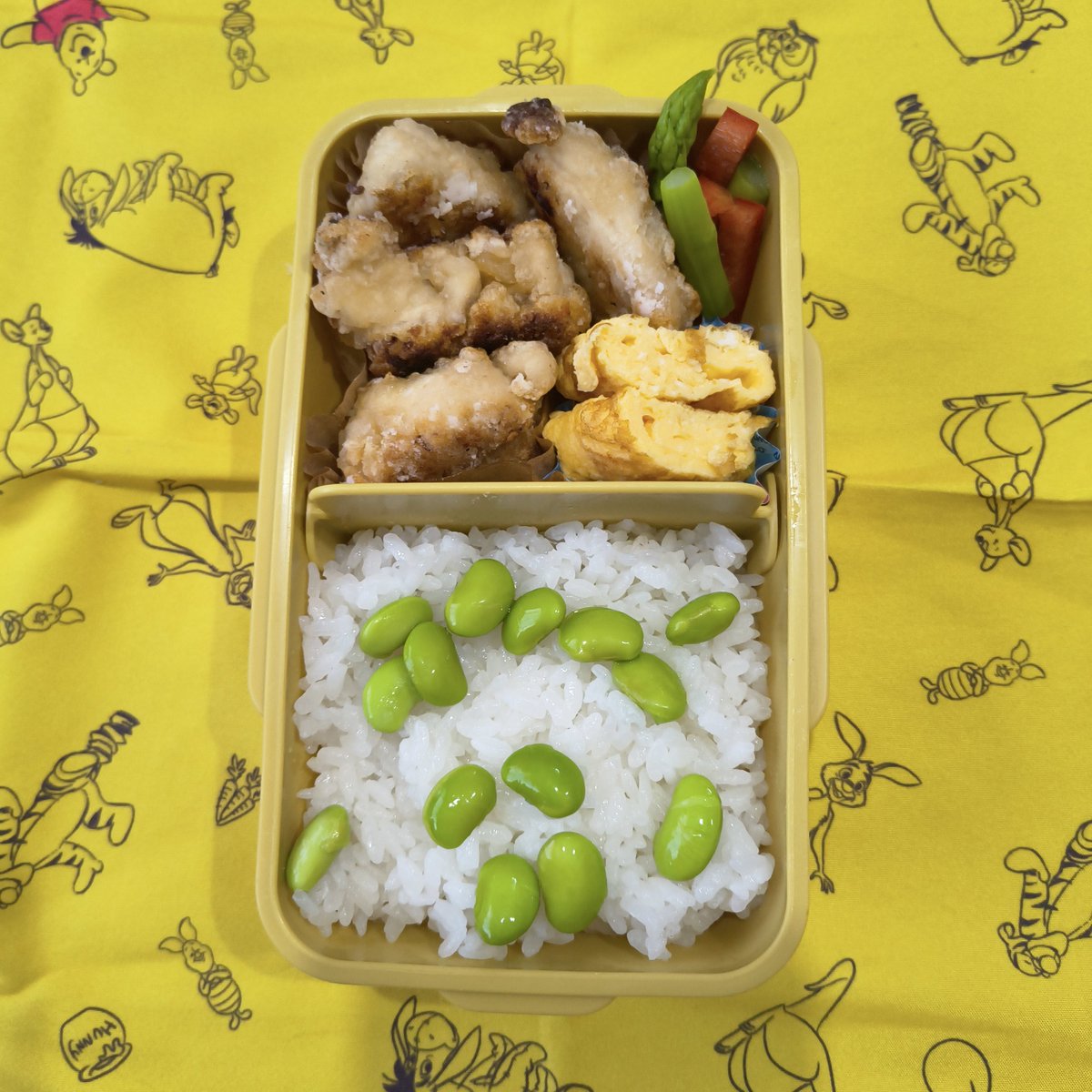 goodluck0622's tweet photo. おはようございます
9/1 #女子高生弁当　66
#お弁当記録
から揚げ

早いものでもう9月
秋田市は朝晩だいぶ涼しくなってきました
まだ夏休みぼけの治らない女子高生は、帰宅後昼寝しまくりです
来週からテストなのに
気合い入れねば https://t.co/bc8gaZLBFW