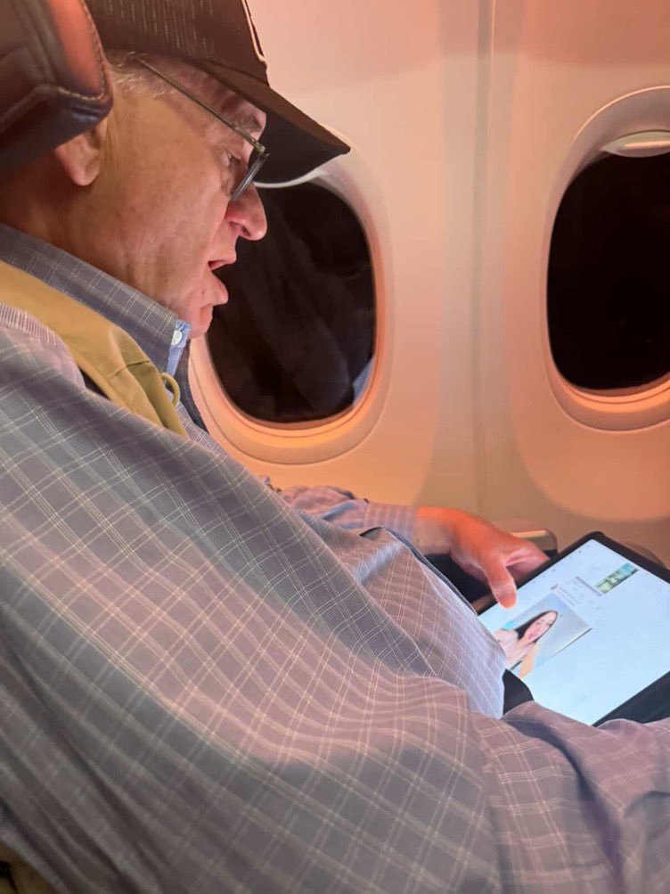 Imposter_Edits's tweet photo. The guy caught looking at porn of young women on a public airplane can't stop making up fantasies about raping little girls. https://t.co/mwoBz0VhKE