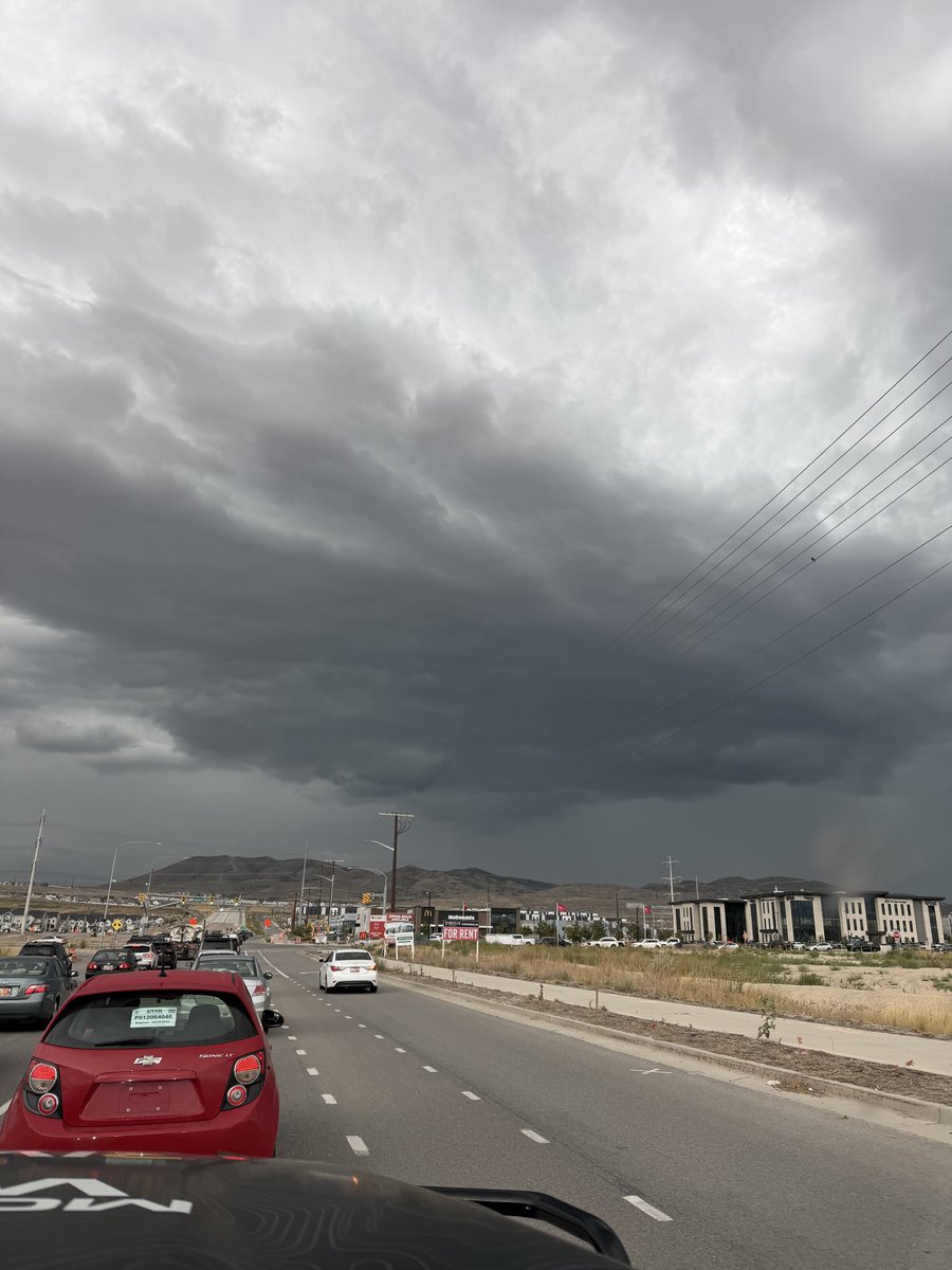 livkellehernews's tweet photo. Driving into this big guy right now - live from the weather lab the rest of the evening - 5/6/10 @KUTV2News https://t.co/KgQR7qo35c