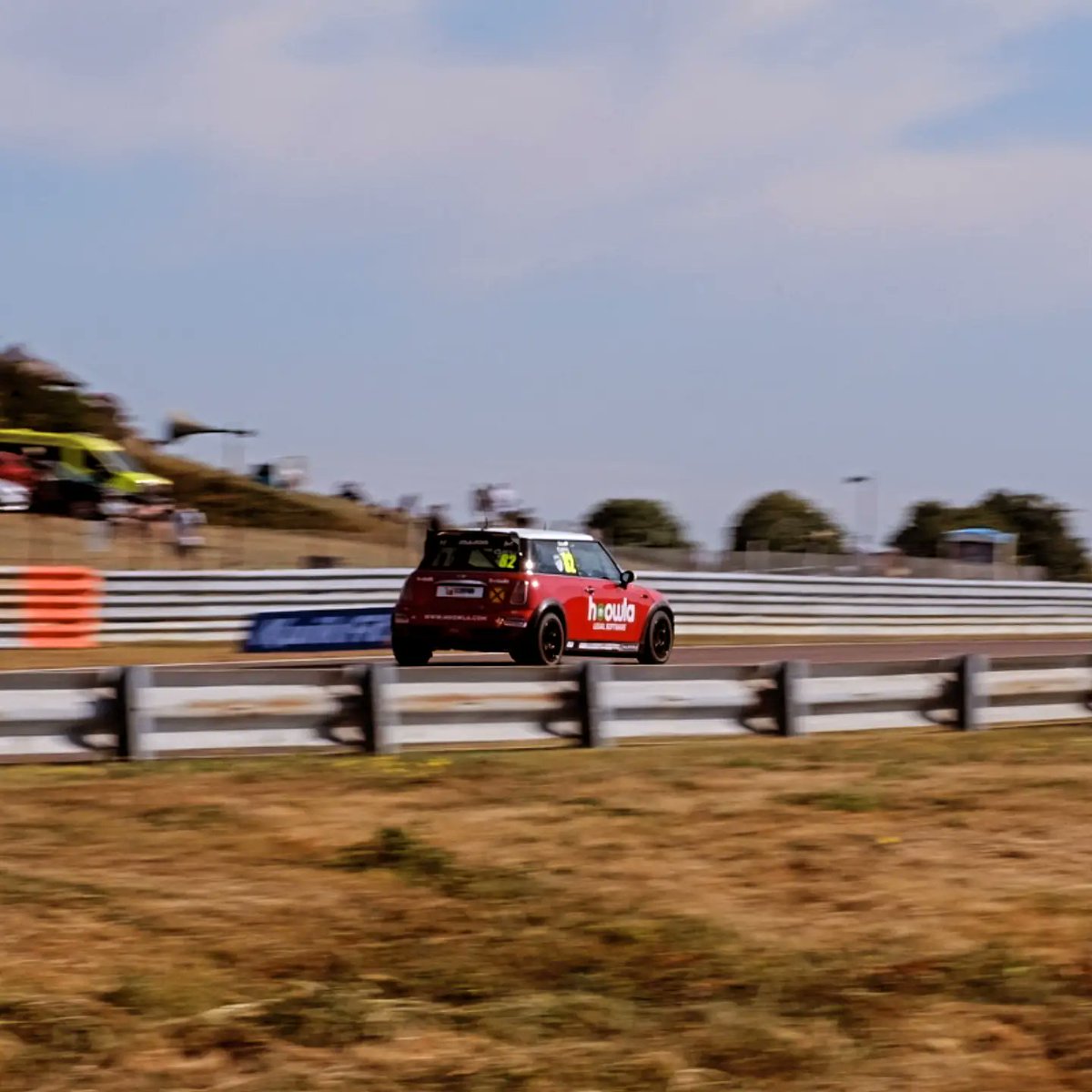 LanceCharll3's tweet photo. Mini Challenge Round 4 at Thruxton: Qualifying was intense, with both the car and me overheating. The engine needed replacing before race 1. I pulled off safely before Goodwood Corner, avoiding a red flag, but started race 1 from the back. https://t.co/xf4A2W4MXp