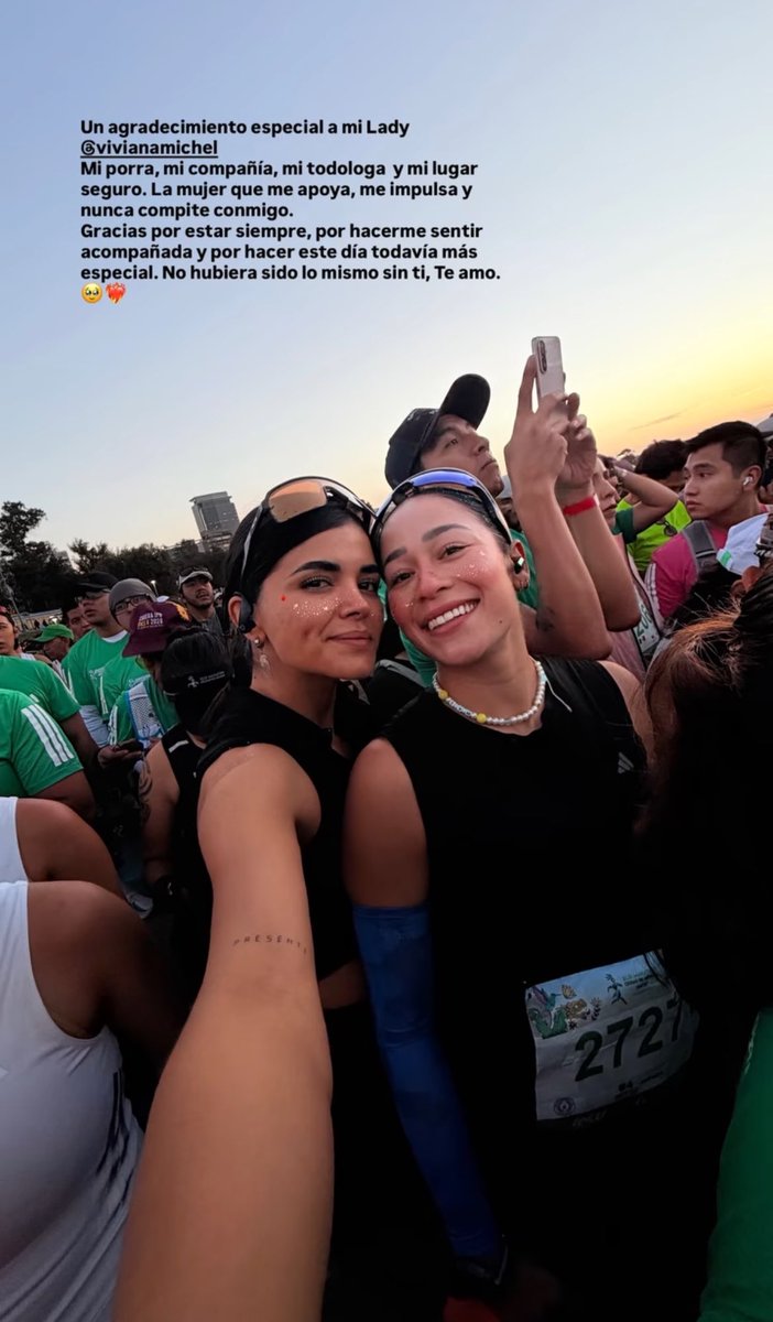 klttttttt's tweet photo. que bonito que ambas se escriban palabras tan bonitas la una a la otra se apoyan mucho y se aman tanto 🥺❤️‍🩹 https://t.co/dSO5ESrjq0
