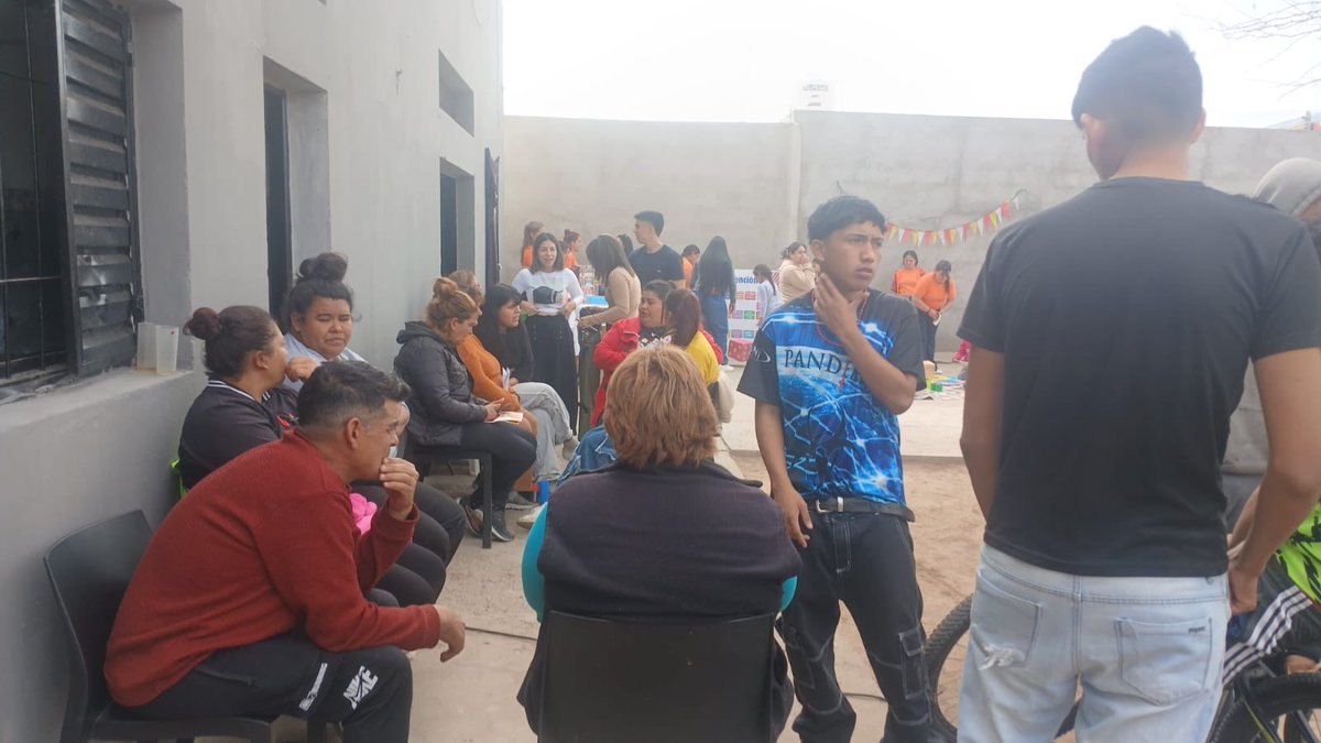 ErnestoHarry's tweet photo. También acompañamos a los niños en su día, por eso los Riojanos siguen apostando por @QuintelaRicardo y @TeresitaMadera https://t.co/FvM1ZTcZA7