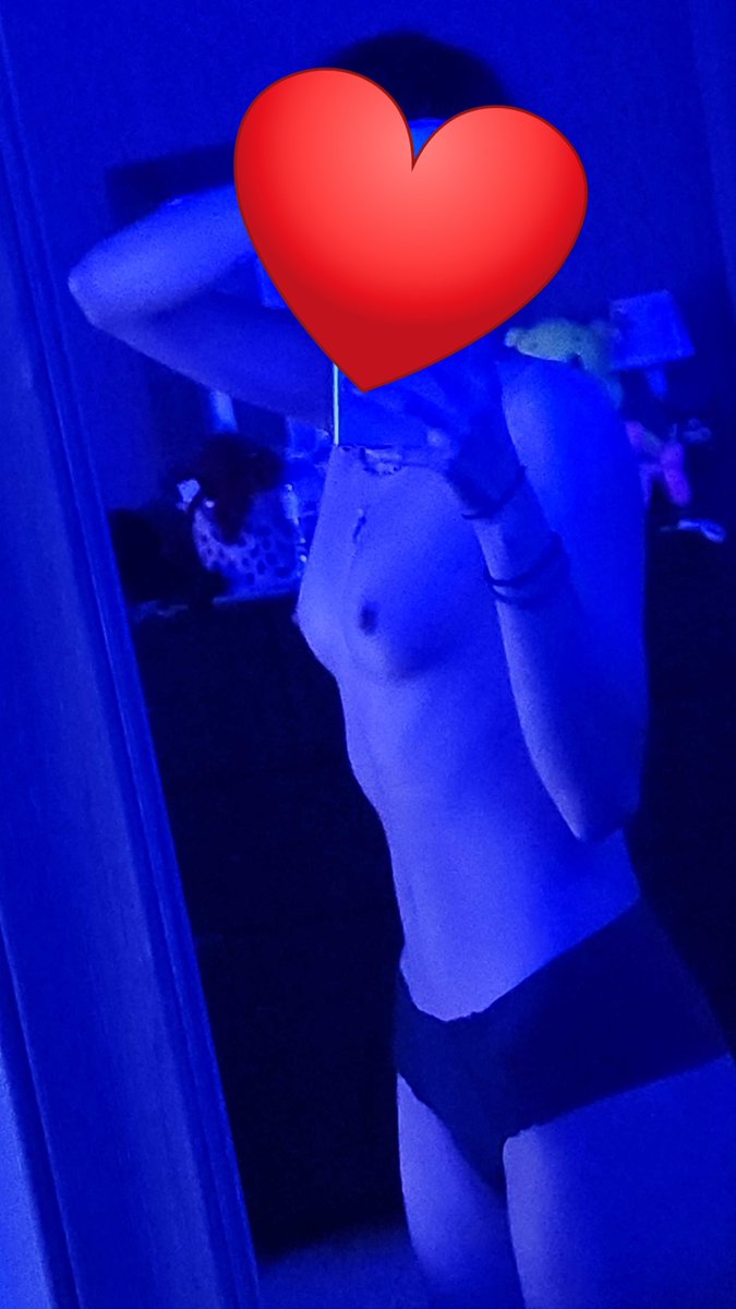 moniker067's tweet photo. Tiny boobies 🤤 

#nsfw #nsfwtwt https://t.co/rq1LOcrZLv