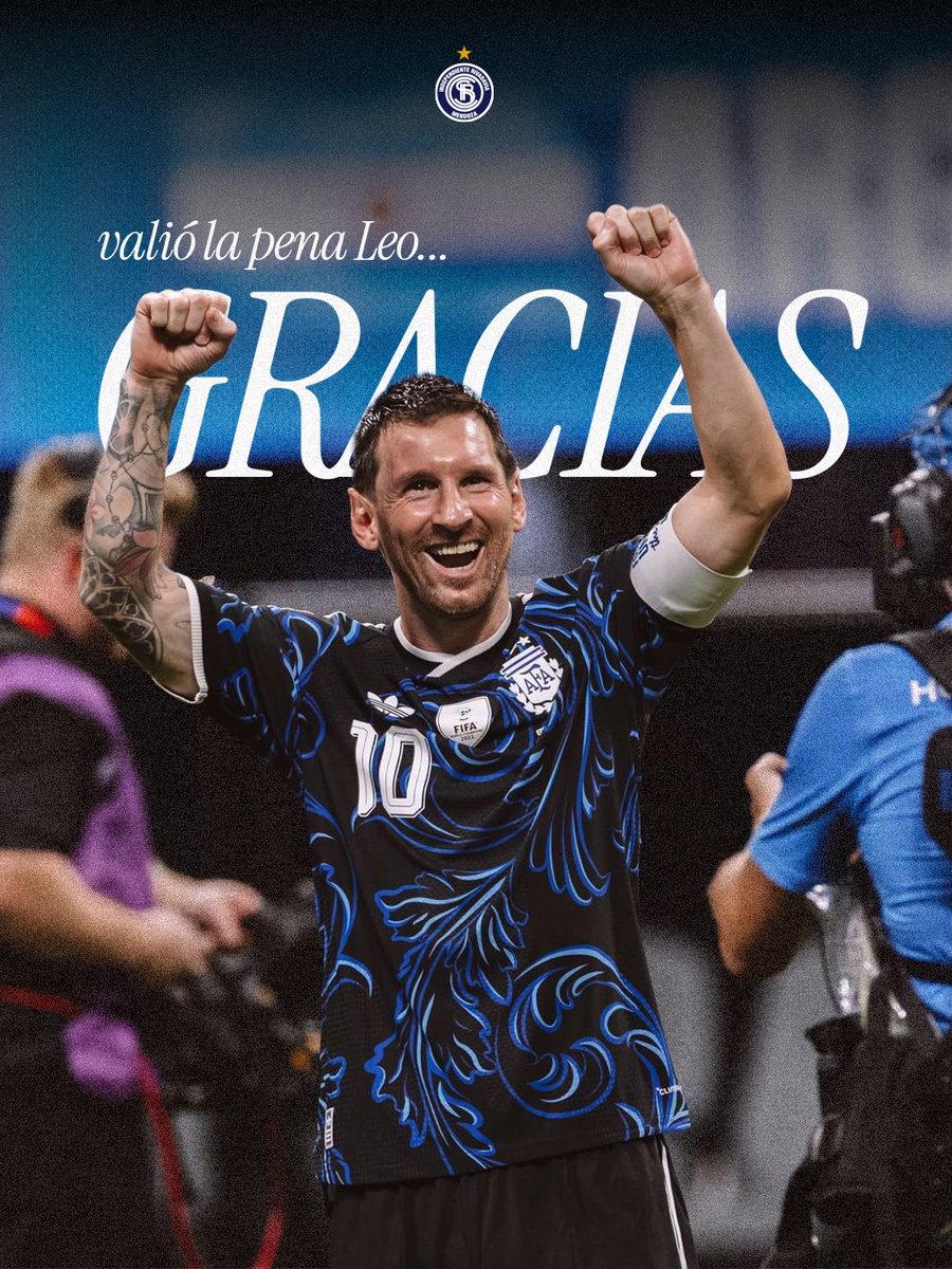 CSIRoficial's tweet photo. Porque nos hiciste creer. Por dejar todo por la celeste y blanca. 

Valió la pena. 

Gracias por tanto, Leo. 🇦🇷🐐

𝑳𝒆𝒚𝒆𝒏𝒅𝒂 ♾️⚽️ https://t.co/Fn4ZU5g67v