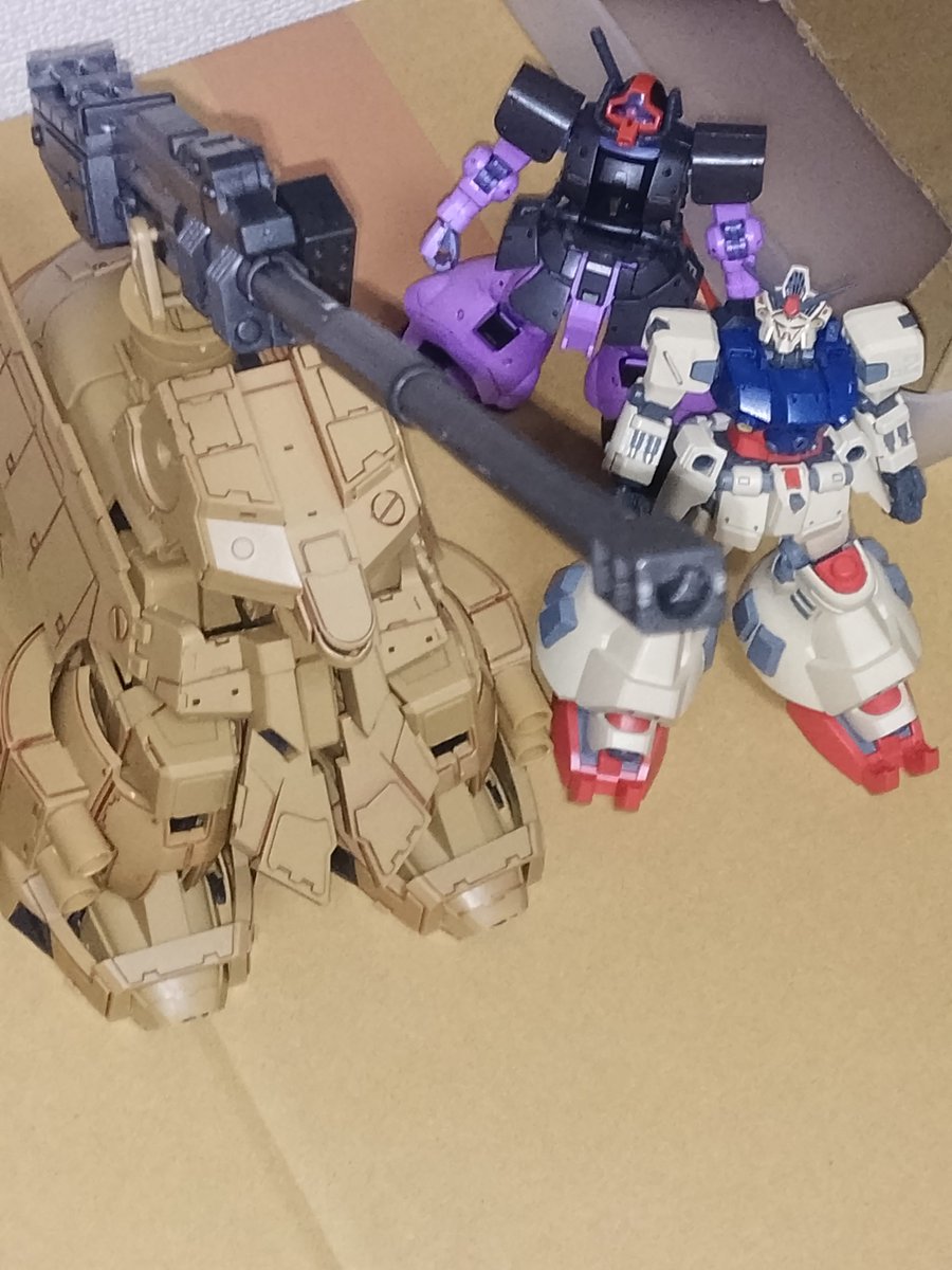 pv2_Wojtek's tweet photo. @Sgt_Tamun 支柱がまた掴むのに丁度いいところにあるんですよね（笑）

この砲、20点ほどのパーツでめっちゃ丁寧かつ精密にに作られてるんですよ、作りからしてAFVモデル上がりっぽいし、メーカーの情熱を感じます。

動くとこ殆ど無いのもゾック的です。 https://t.co/fnWNfOLAcg