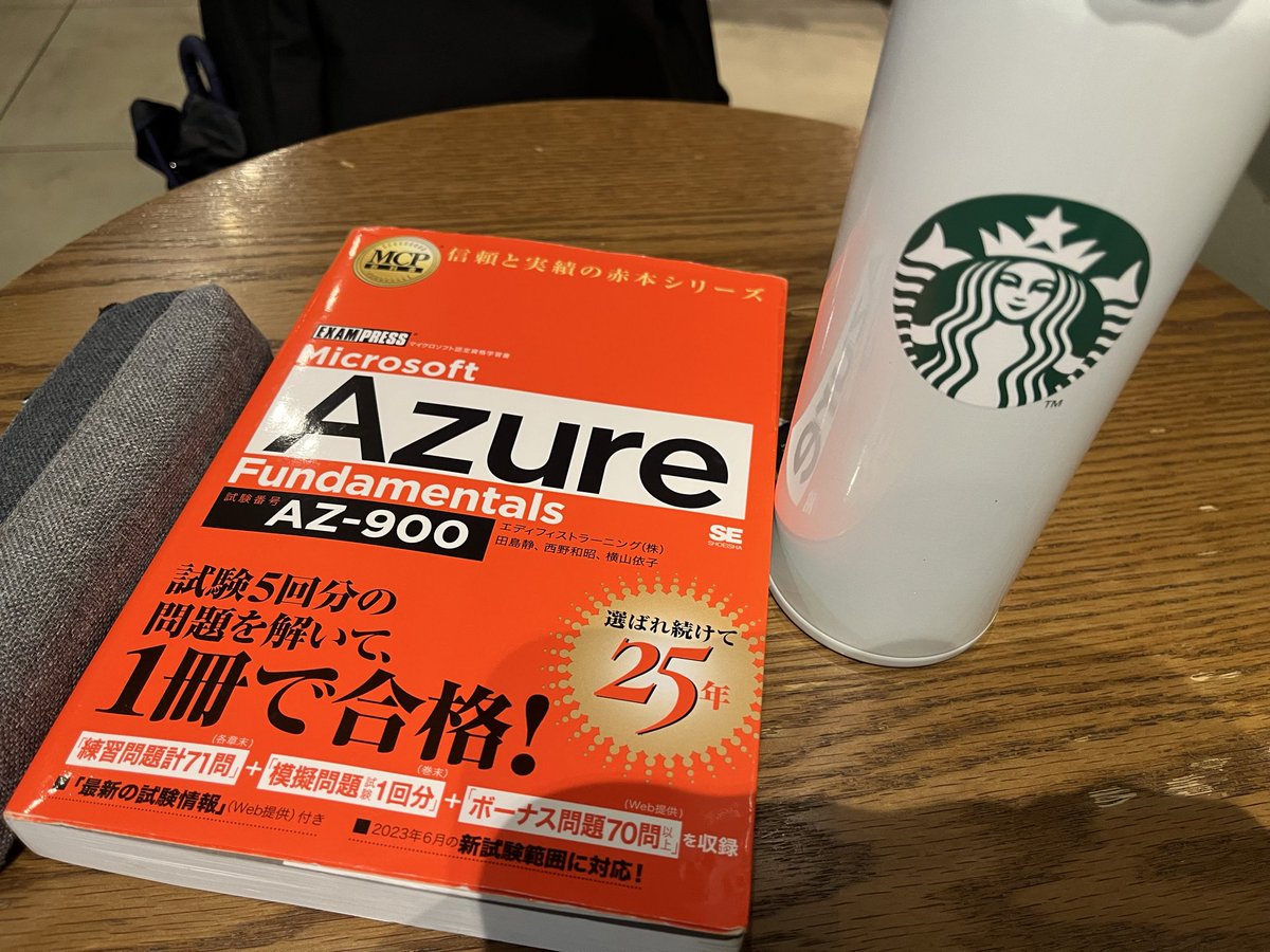 aki_kye's tweet photo. おはようございます。
本日も朝活していきます。
友人がライブのチケットを当ててくれて参戦確定したのでモチベ上がってる。 https://t.co/ipdBr0QRPL