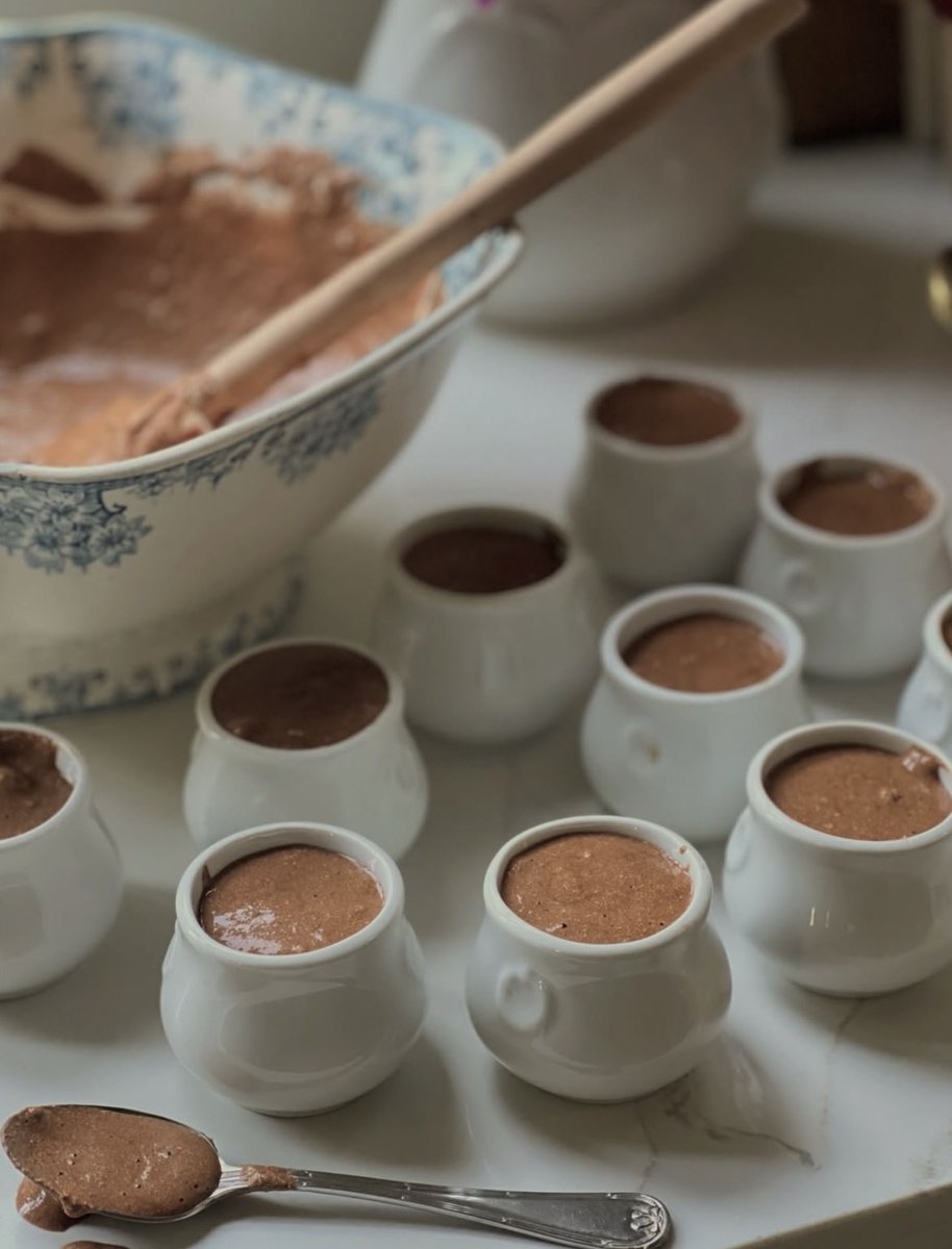 EvaLovesDesign's tweet photo. Chocolate mousse mood https://t.co/3rd5x3Kym9