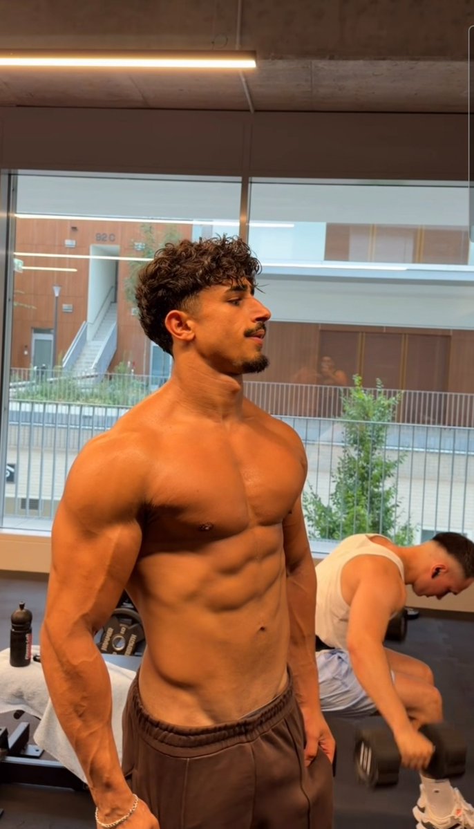 Swoleintwink2's tweet photo. What's thos genre of men called ?
#hotguys https://t.co/Ww87bJpvSn