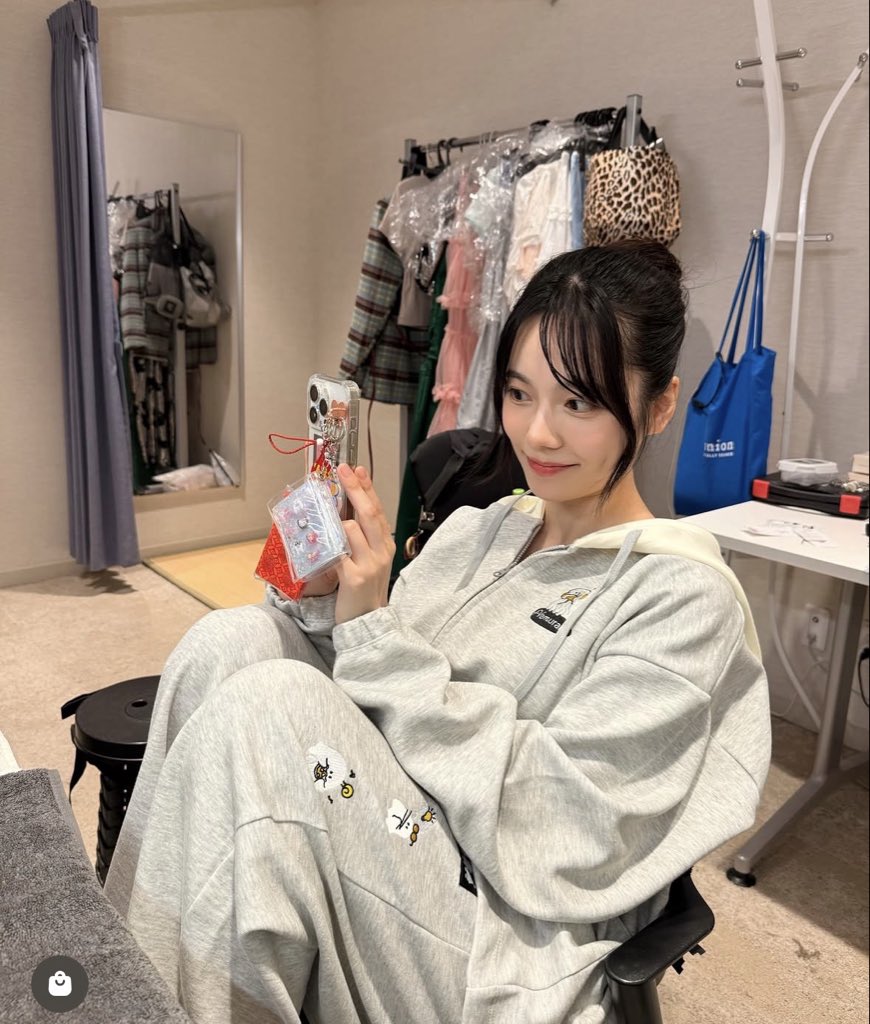 hdwayang2005's tweet photo. #paruru.
おはようございます。m(__)m
今日も頑張ります。❤️😊😌
#永遠のプレッシャー
#島崎遥香 #もう一度夫婦になりますか
#未婚詐欺
#グラニフ #韓国風アイドルメイク
#埼玉応援団メンバー #21世紀の大君夫人
#ぱるる #島崎遥香 #川村結衣
#11月14日ぱるるデビュー記念日
#3月30日ぱるるお誕生日 https://t.co/Xqj2qmuGvD