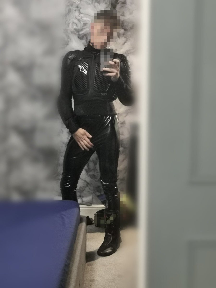 Latex_AfterDark's tweet photo. Two different styles… One shared weakness 🤤🫠

#gay #kink #latex #mlm #onlyfans https://t.co/v8faTb7XqW