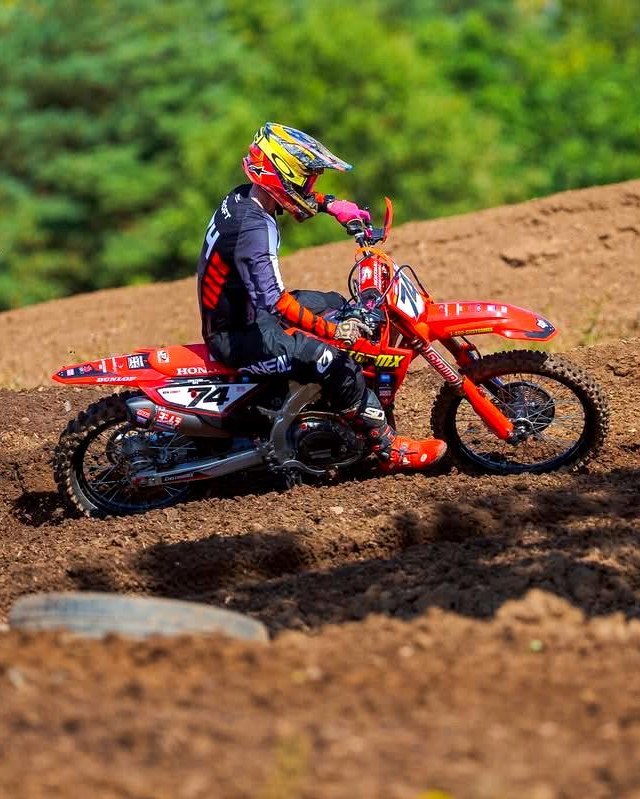 ArmandaBur1ee4's tweet photo. Rider spotlight: Ben Croft

We’ve supported Ben and his brother Joe for years. Joe now rides for Triumph, while Ben remains loyal to his CRFs. Follow Ben for more. https://t.co/6Y2DnZxspd