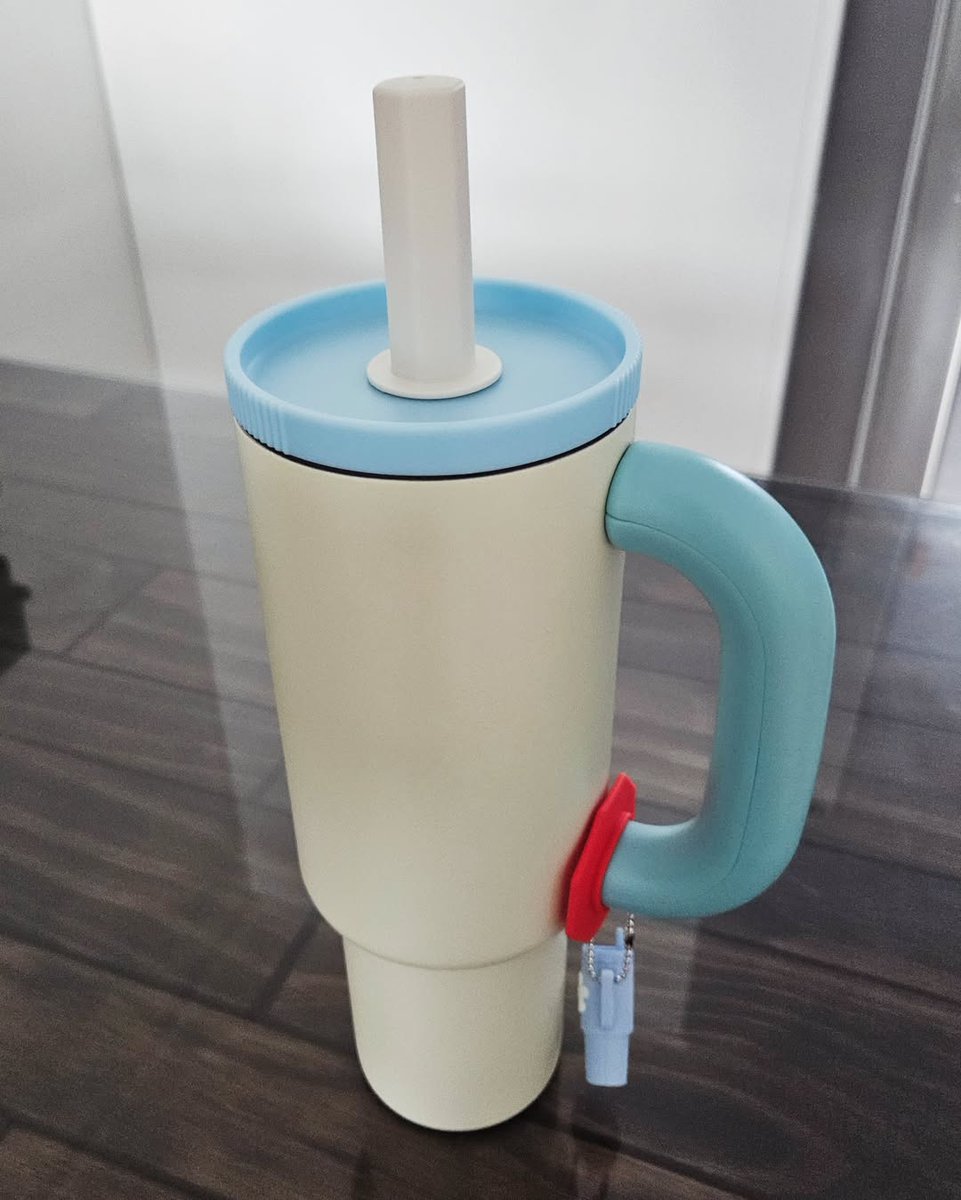 WesBothnervmgd's tweet photo. I must have lived a fairly kind life. 😭

These days, while struggling with a torn shoulder, a herniated disc, and a stomach ulcer that makes eating difficult, my soul mate Seramami sent me a gift! The tumbler was bigger and cuter than expected. https://t.co/bQ3VcvHRdw