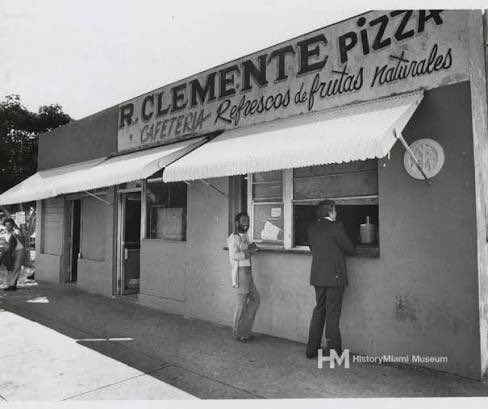 HuertasDean's tweet photo. Gentrification that destroyed a Puerto Rican neighborhood…

Before the art hubs, Miami’s Wynwood was "Little San Juan." Settled in the 1940s-50s, this working-class Boricua enclave thrived with local shops, restaurants, and landmarks like Roberto Clemente Park. 🇵🇷🌃 https://t.co/7E8axAM0Kt