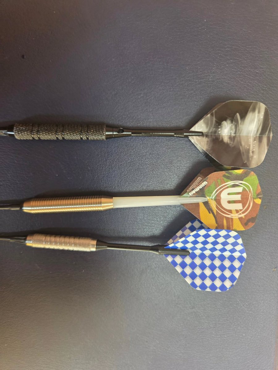 LitaChars's tweet photo. WINMAU brass darts bought on Yahoo Flea Market for 480 yen. My old 19g darts were tiring after repeated throws, but these 18g darts land remarkably close to where I aim, so I love them. https://t.co/0nggG0OzAy