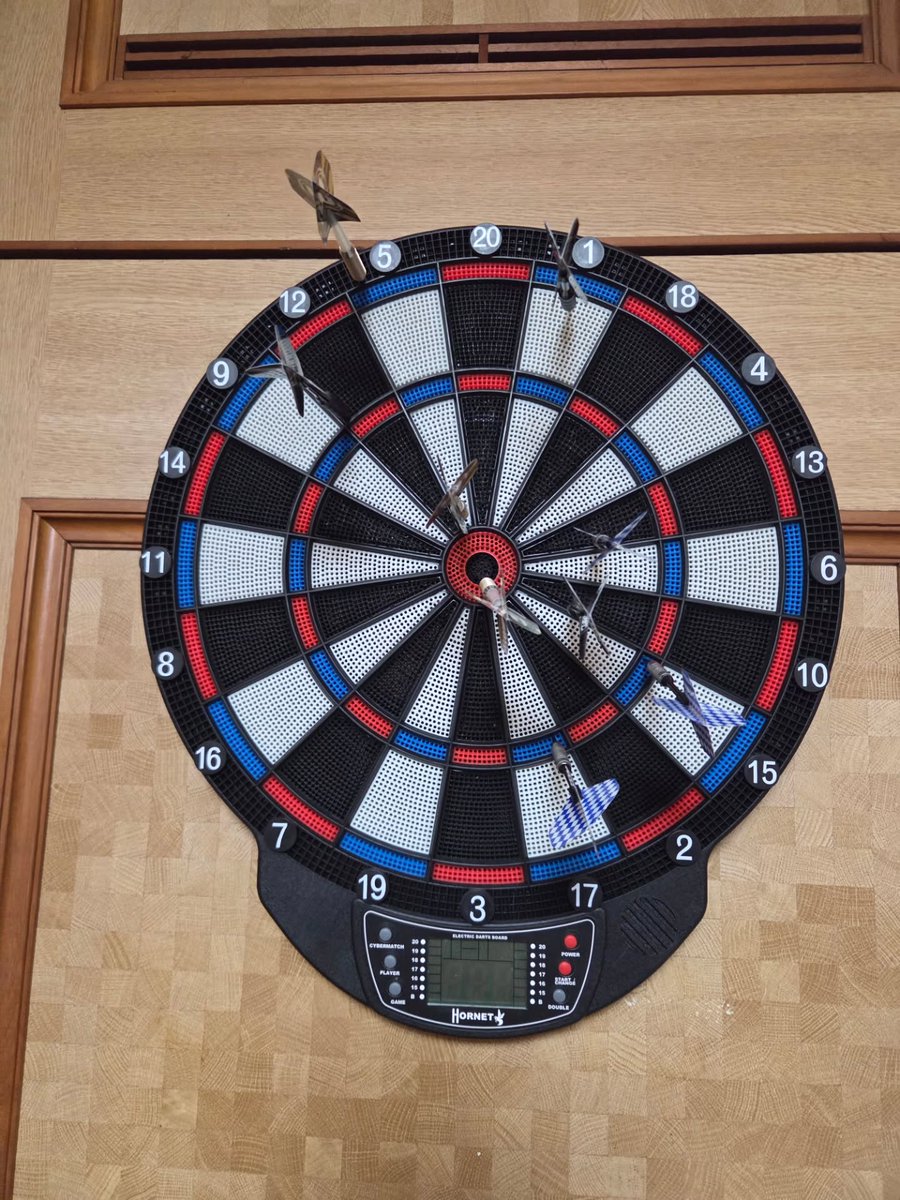 LitaChars's tweet photo. WINMAU brass darts bought on Yahoo Flea Market for 480 yen. My old 19g darts were tiring after repeated throws, but these 18g darts land remarkably close to where I aim, so I love them. https://t.co/0nggG0OzAy