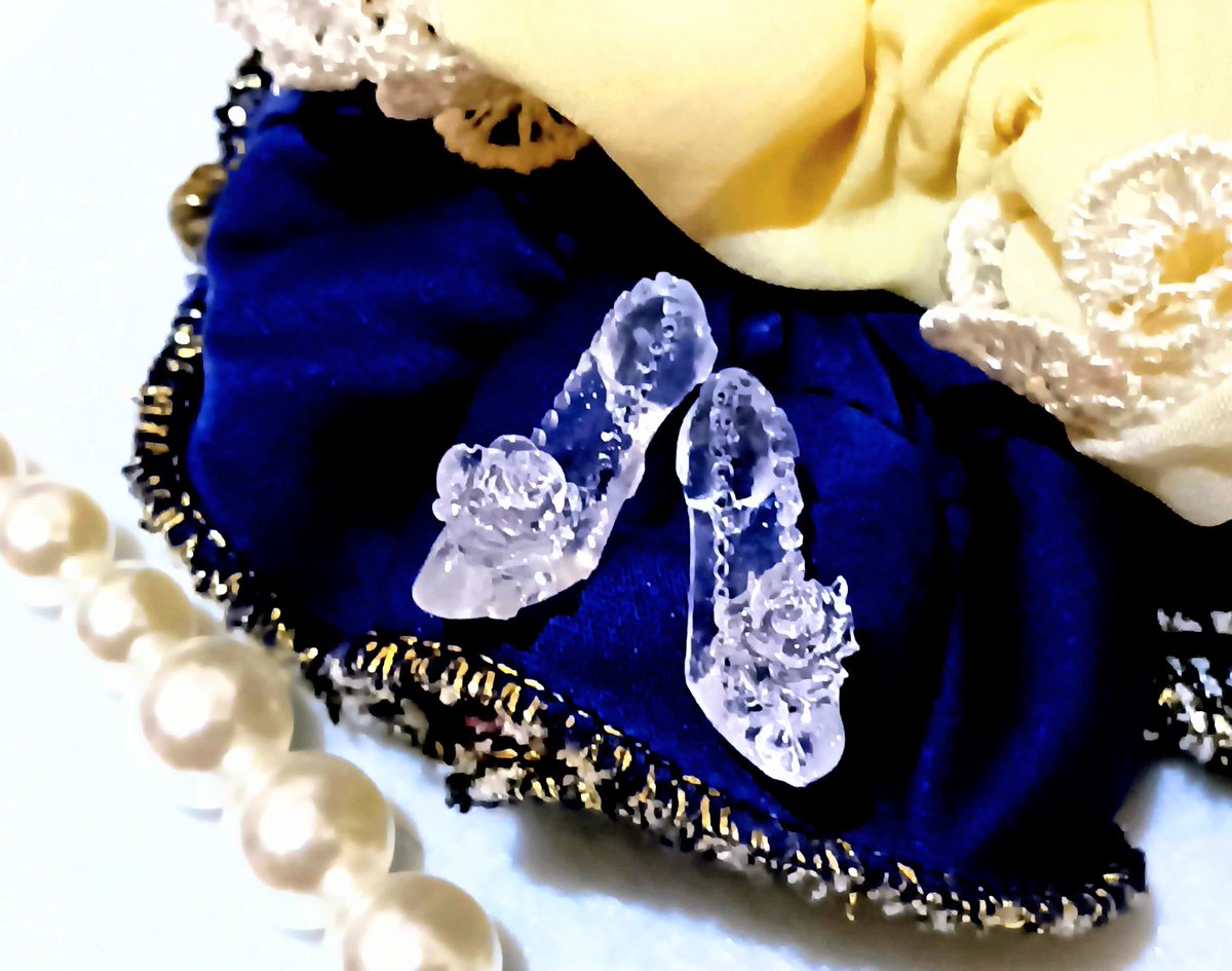 waka___aria's tweet photo. 透明フェチ👠🧊…

#handmade 
#透明 
#作品 https://t.co/h0LBoo8UH2