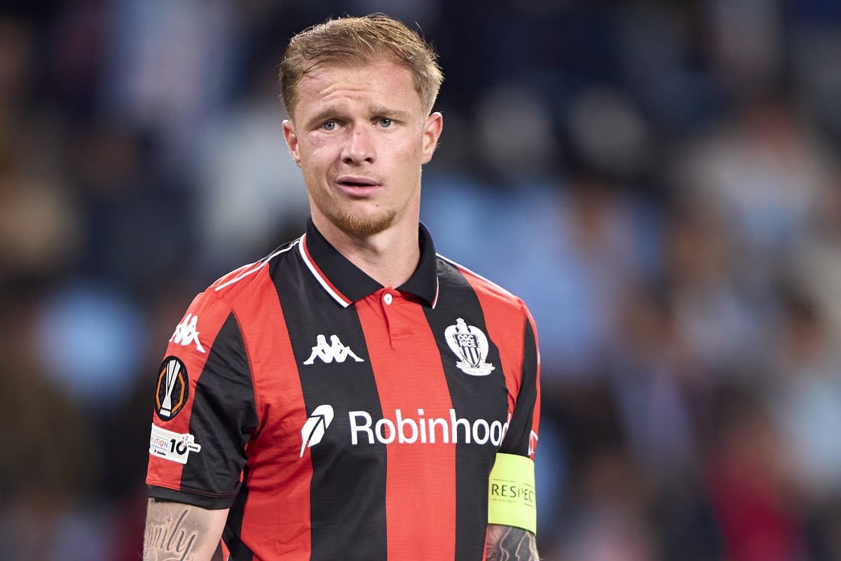 LeedsZone_'s tweet photo. 🚨 Leeds United have agreed a deal to sign Melvin Bard from Nice. The left-back will join on a €1m loan with a €5m option to buy. @lequipe #LUFC https://t.co/FH7NYOufxH