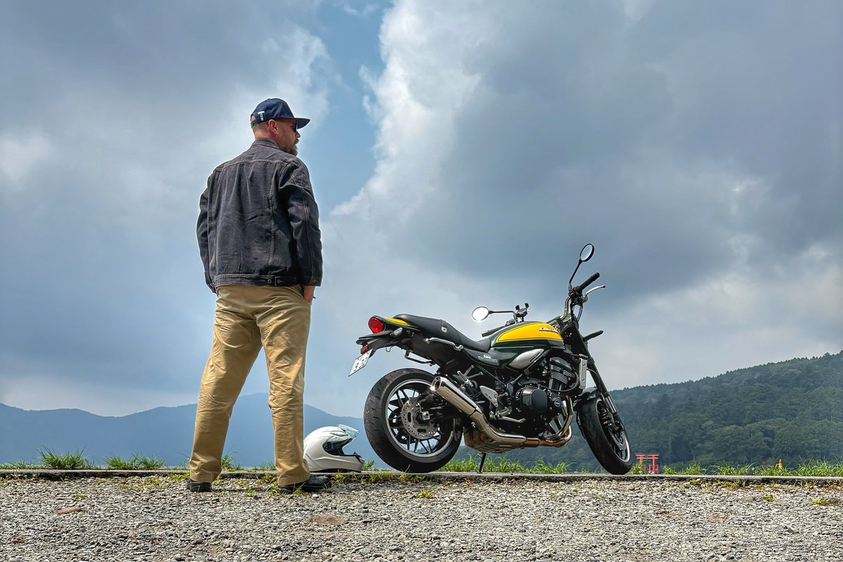 ColumbusGag7's tweet photo. Tokyo has been manic, so I escaped the city for some much-needed me time. Thanks to Arches Bike for the nearly new limited-edition Kawasaki Z900RS “Yellow Ball. ” I rode 200 miles through Hakone to cloud-covered Mt Fuji—my best Japan adventure yet. https://t.co/vav384ekwY