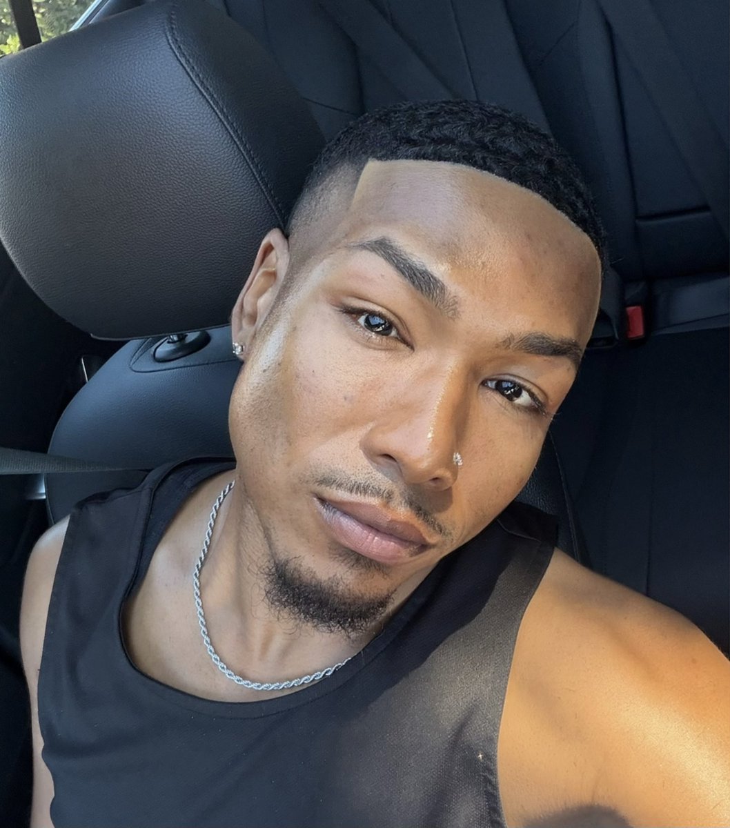 xWorldWildWest's tweet photo. Korean skincare been doing me good 😮‍💨 https://t.co/bDlmOulRJo