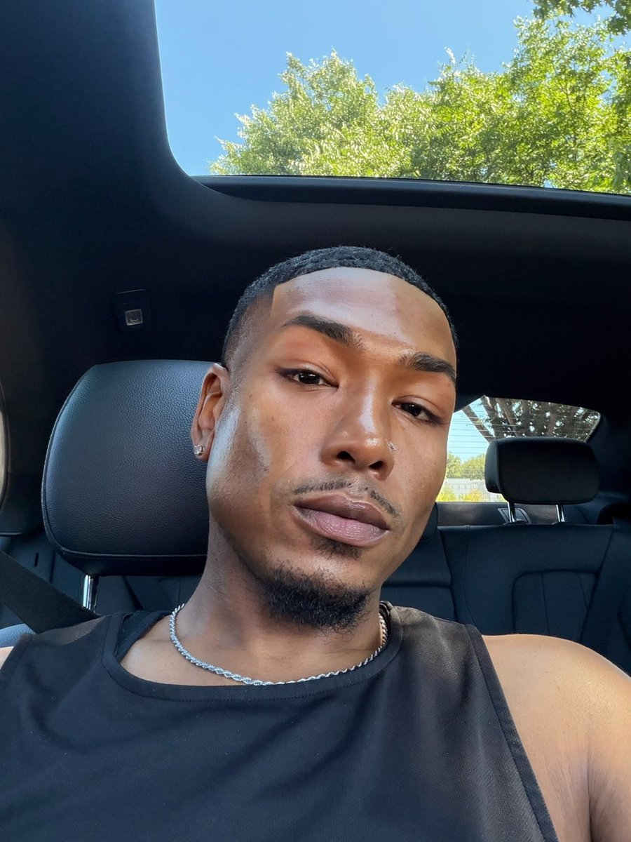 xWorldWildWest's tweet photo. Korean skincare been doing me good 😮‍💨 https://t.co/bDlmOulRJo