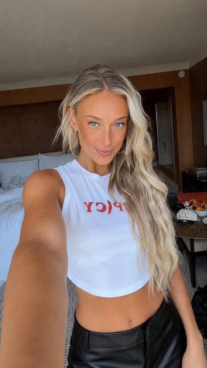 sohpiecham's tweet photo. Lovely 🥰 #SophieCunningham #IndianaFever #FeverNation #WNBA #WNBATwitter #WomensBasketball #Hoops #GameDay https://t.co/8HIGIOHNEd