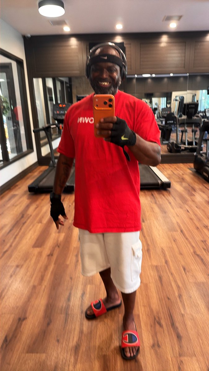 holythug36's tweet photo. Time 2 Get It In!!!! #56 #GYMLYFE #GRINDTYME #UNKNOWN. https://t.co/IoHu591K0V