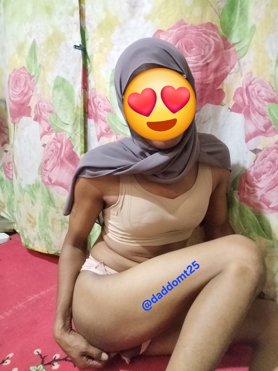 daddomt25's tweet photo. Pengen di ekspose buat semua follower daddy... dah gaya imut blm slave binal satu ini dg latar bunga2 pink...

#cdr #sissy #slavepatuh #sange #jalang #binal https://t.co/5iNdGbPNmw