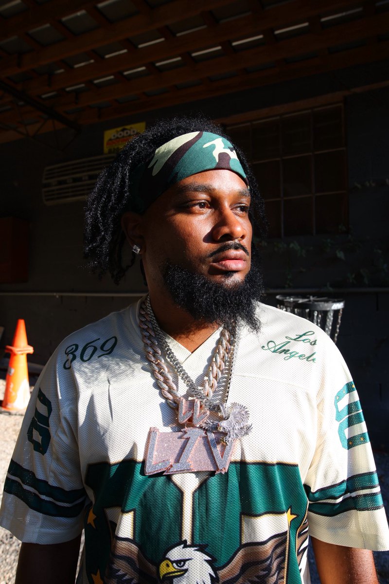 LondonLorin's tweet photo. The Man, The Myth, The Legend, Another Soar Around The Sun ☀️ I’m Thankful For Everything I’ve Lost 😞 And Everything I’ve Won, 🏆 Ima Keep Grinding Cause The Mission Ain’t Done, ✅ Happy Bird 🎂 Day To Me #TheMainEagle 🦅💙 Album Out Now 🦅Ⓜ️ ♻️🔥😮‍💨 https://t.co/QLVKZGR31k