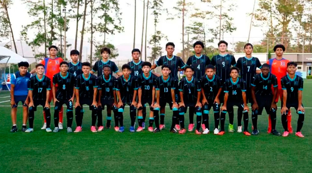LaTribunahn's tweet photo. ¡Honduras se alista para su debut en el Mundial Sub-15 en Azerbaiyán! ¡La fiesta del fútbol comienza! 🎉⚽ https://t.co/tr8rGyJ1Ci https://t.co/1TJe0x5txL