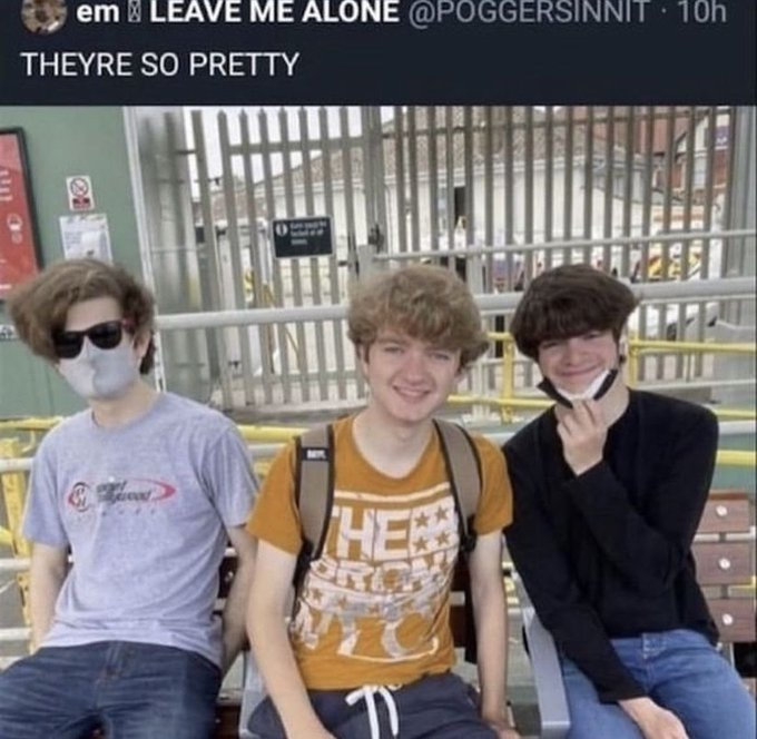 secondattempts's tweet photo. how i feel talking abt mcr when theyre middle aged and 2 of them are actively going bald https://t.co/c2LyWYsoPd