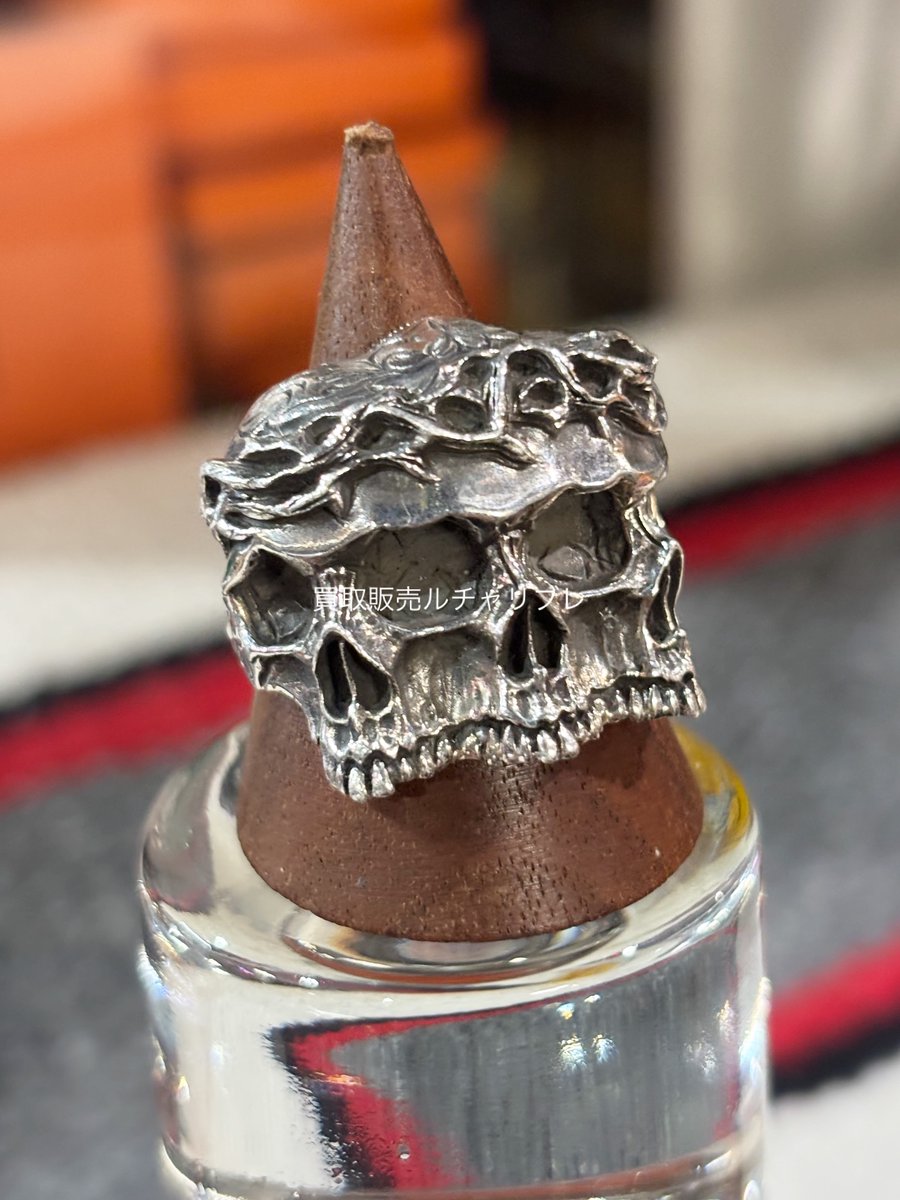 HedwigForirz0's tweet photo. New arrival: ANTIDOTE BUYERS CLUB Engraved Cavalry Skull Ring. SILVER950, size 17. Kyoto shop open around 1–10 p. m. ; irregular holidays. We also welcome in-person and mail-in purchases. Call 075-432-7918. https://t.co/IESIe7cUXW