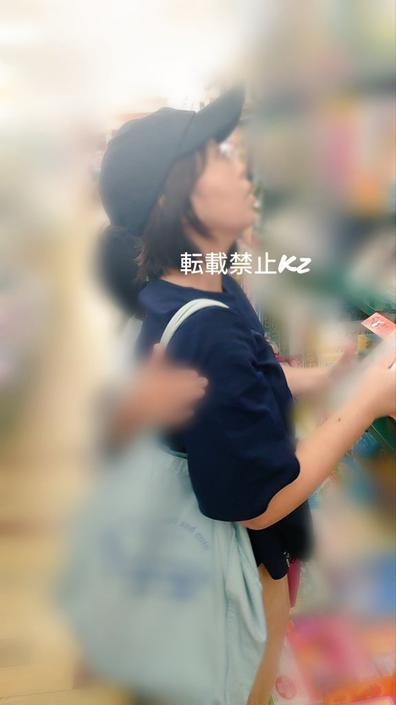 2l8ud's tweet photo. うちの奥さん👨
どこにでもいるふつうのおばさんにムラムラする人は👍️・🔁してください🙂 https://t.co/AnC5hjAH45