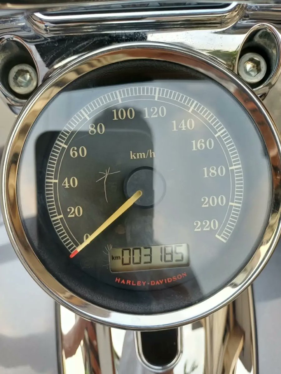 MelanieGabardi's tweet photo. FOR SALE: 2015 Harley-Davidson Softail Breakout in mint condition, only 3, 000 km. Includes one key, one fob, ABS, V&amp;H Big Radius exhaust, RSD air filter, and passenger backrest. Affordable. Location: Bandung. Contact: 0831-6032-4342. https://t.co/QLyPUiFHZV