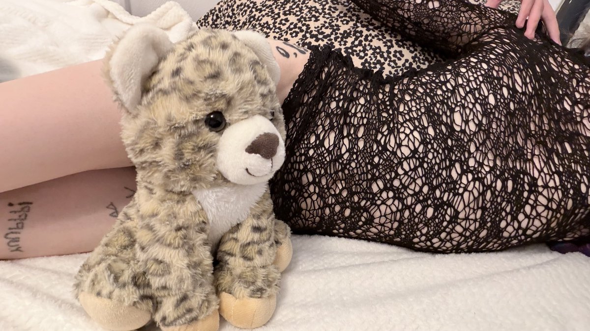 Leopardkink's tweet photo. If only I can have someone who’d play with me #nsfwtwtًً #twink #femboy https://t.co/AW1a3Ynuf0