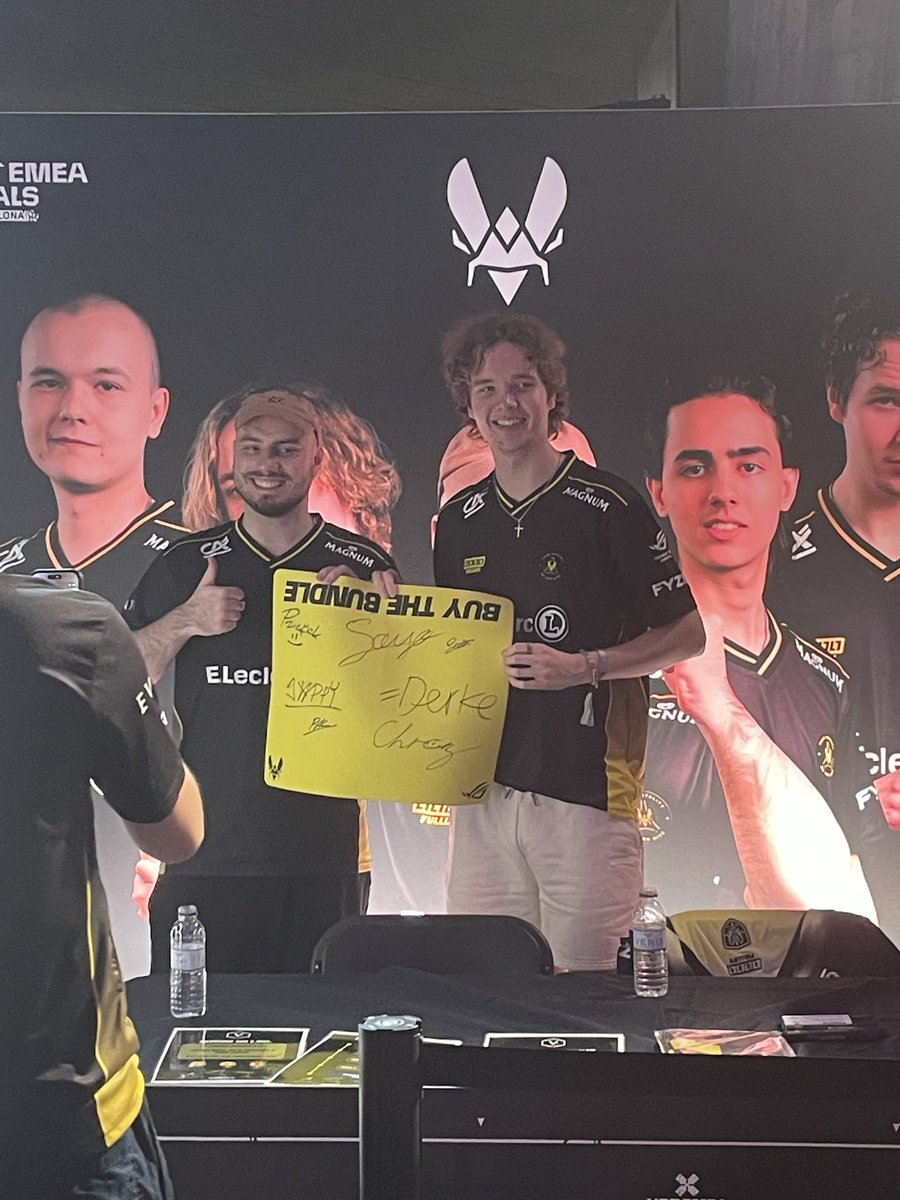 Millerien's tweet photo. @TeamVitalityVAL @ASUS_ROG 🤞🤞🤞💛🖤 https://t.co/FCz7pVXJ64