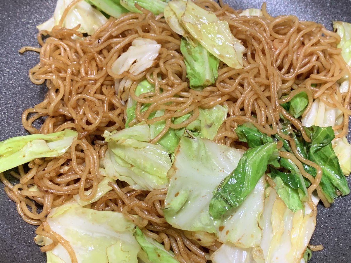 kikomotu's tweet photo. 焼きそばにキャベツ以外で入れて美味しい野菜あります？ https://t.co/tWqwacG9Gg