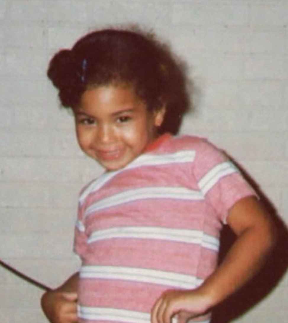 beychels's tweet photo. she’s really turning 45 in 3 days😭 https://t.co/SljzLjFpmi
