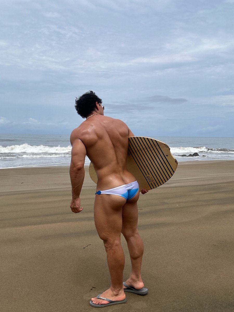 diegodavilah's tweet photo. mesmo nublado a vista dessa praia tá linda https://t.co/s89dFpt5Kw