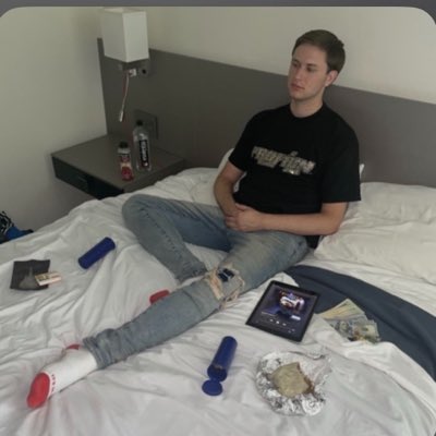YJSAVV's tweet photo. #NewProfilePic https://t.co/RBGZCECJTz