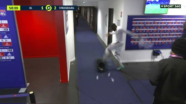 No_lvl1's tweet photo. Ww les supporters de @LFC on l’a fait maintenant c’est à vous de le remercier 🤣 https://t.co/JH8mJwGO5J