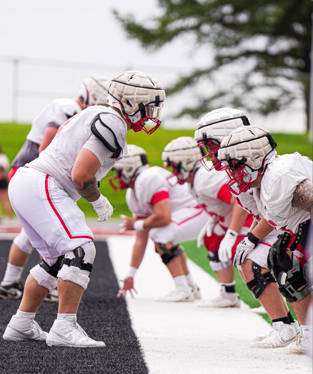MountaineerFB's tweet photo. New week, same mentality 🏈🔴⚫️

#7723ft #ThinAirCrew #MountUp #BringYourMOJO https://t.co/16kqU4id2g