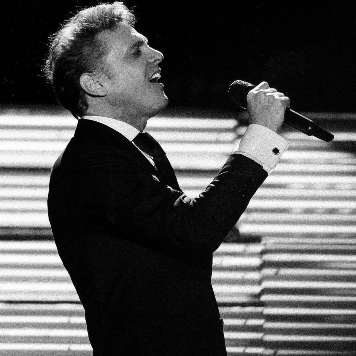 todoxluismiguel's tweet photo. Lindo Sábado Incondicionales
@lmxlm #LuisMiguel #TXLM #FansClubOficialChile #TXLM38 https://t.co/bKY1AJjL5O