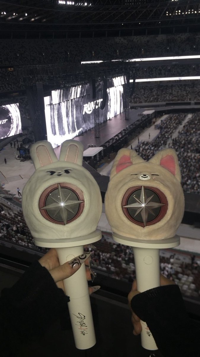 maqxinv_'s tweet photo. 20260830🏟2️⃣
国立2日目はアリラン🎶3層だけどちゃんとスキズ見えるしめちゃ楽しかった😭初日は見えなかったペンラと花火の景色を見れて感動🥹ドームも絶対行きたい‼️スキズありがとう😭大好き‼️‼️ https://t.co/pCs5ULhGsN