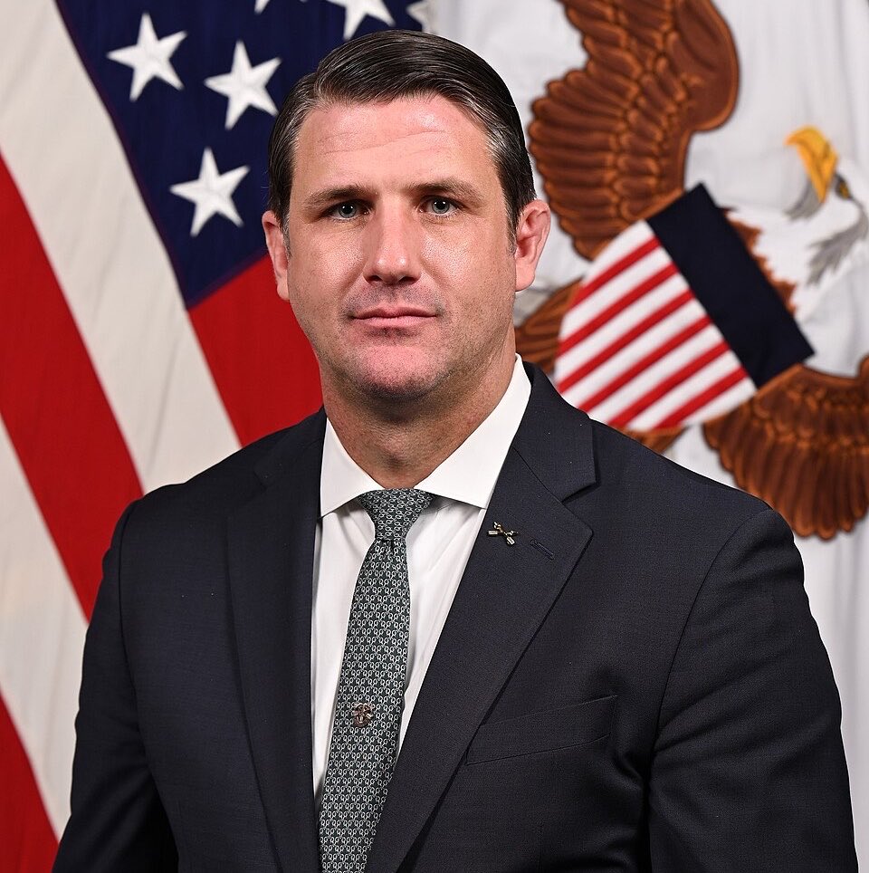 jmurrayva's tweet photo. Wow! @SecWar sure did former #VA07 candidate Derrick Anderson dirty by making him shave off the beard for his official Pentagon photo. I personally would’ve voted to keep it. 😂 https://t.co/N2et1awJX1