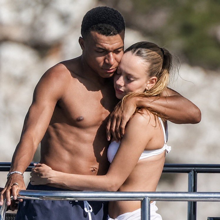kylianester's tweet photo. I miss my couple's summer era ☀️🇪🇸 https://t.co/vdyHM2Dn0r