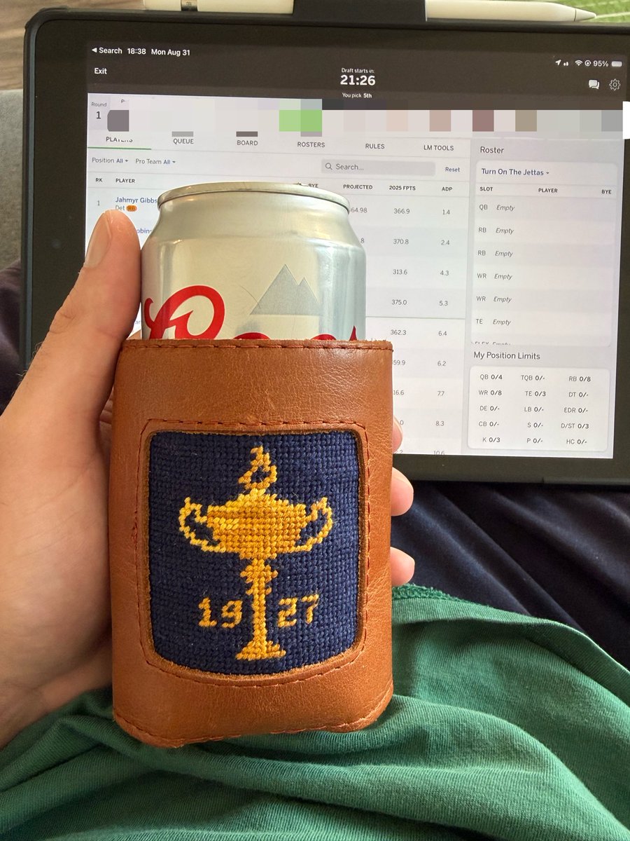 SealBarry43409's tweet photo. 20 minutes till game time. #DraftDay https://t.co/3LOHmm2BRi