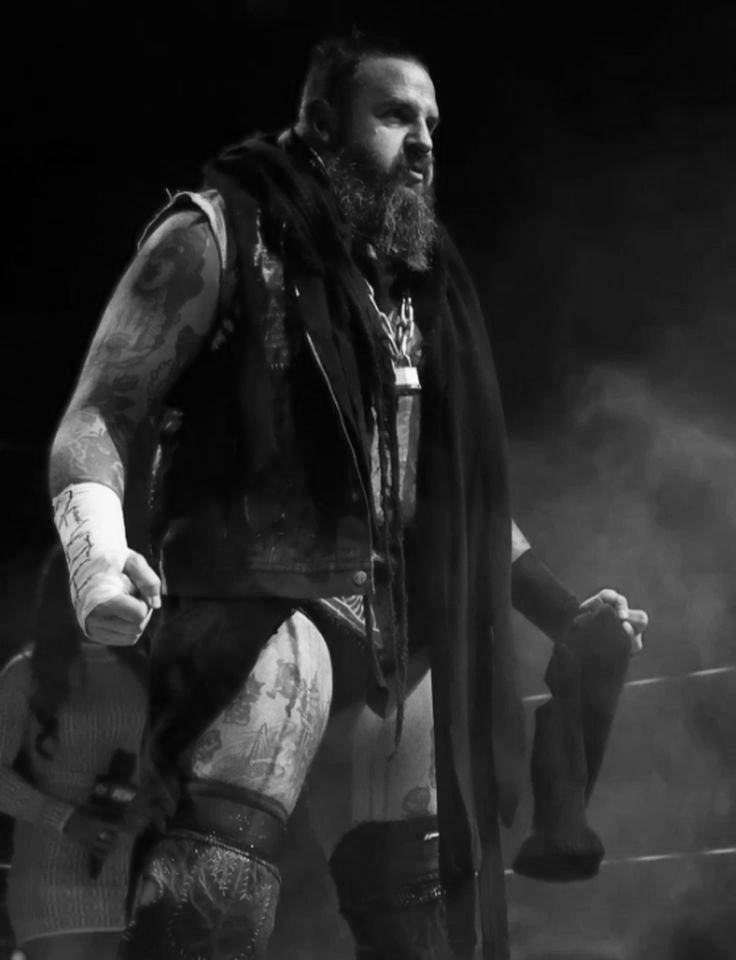 THEUNSPOKEN_WSW's tweet photo. When Matthias Vale climbs up that ladder, climbing slowly and methodically rung by rung..

WSW will learn that sometimes the Devil doesn't need to drag you to hell.

Sometimes.. he simply waits for you at the top. https://t.co/IivPOsWHzV