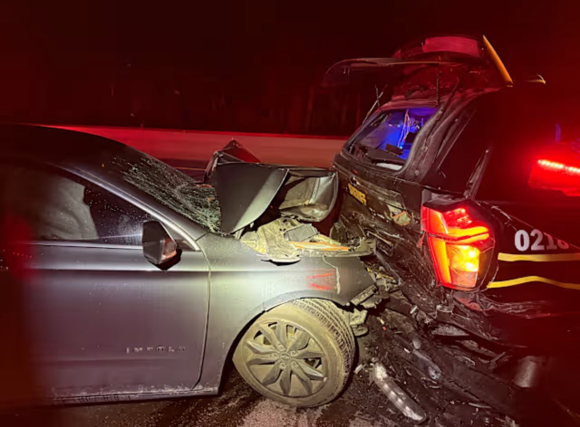 iCanGetchuWET's tweet photo. I just got out of jail for getting head in the car and accidentally hit a parked police car 🤯 oops 🤣💦 #publicplay #latina #voyeur #slut #allentown #pa https://t.co/6gZvqtRXAM