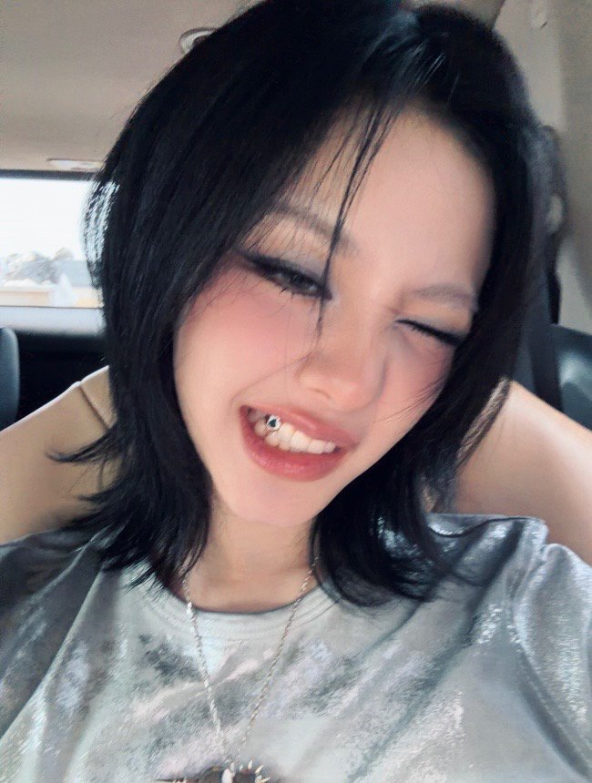 MONSTIEZriri's tweet photo. 9月になった！！今年早すぎ！！！
今年もベビをよろしくです！！

  #BABYMONSTER https://t.co/et4UMcizBB