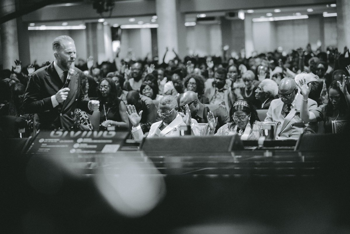 JDShuttlesworth's tweet photo. 🚨HOW TO HANDLE PEOPLE LEAVING YOUR CHURCH

Thinking you can pastor so perfectly that nobody leaves is fantasy.

God couldn’t keep Adam, and Jesus lost Judas.

People get relocated for work, get offended… some don’t even know why they left.

People leave spouses they vowed to stay with for life. People walk away from their own children and families.

All your teaching on offense or faithfulness will never change that.

✅ Win souls faster than you lose people.

✅ Stay clean financially, ethically, and sexually.

Control what you can control.

(And if you treat them kindly on the way out, many come back.)